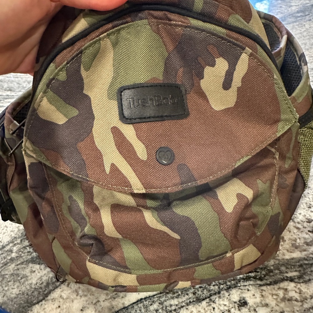 TushBaby Carrier - Camouflage